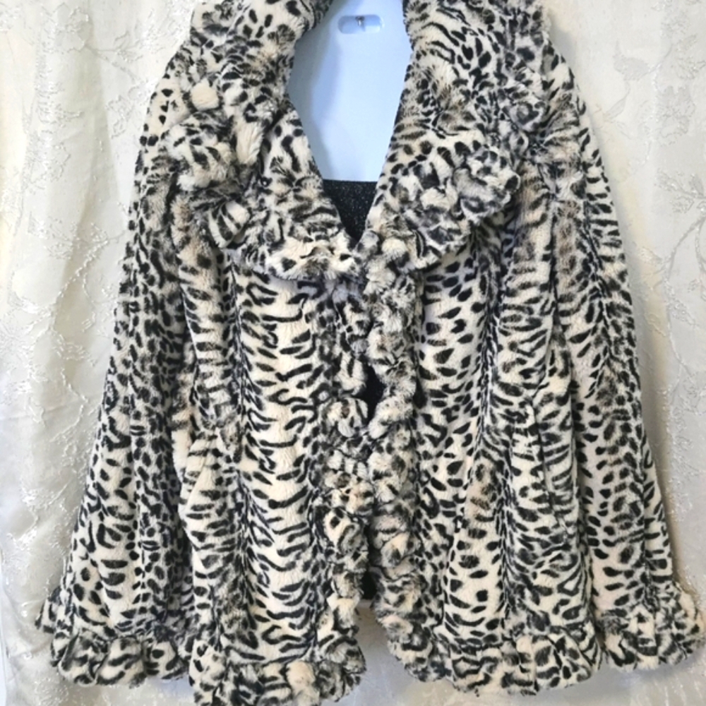She + Sky Black and White Teddy Jacket Plush Faux Fur